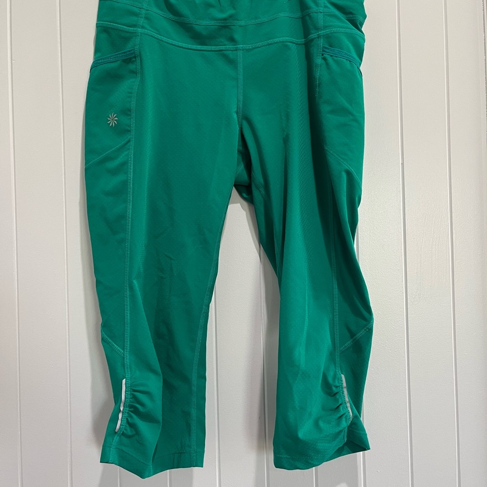 Athleta Green cropped leggings Activewear size small EUC